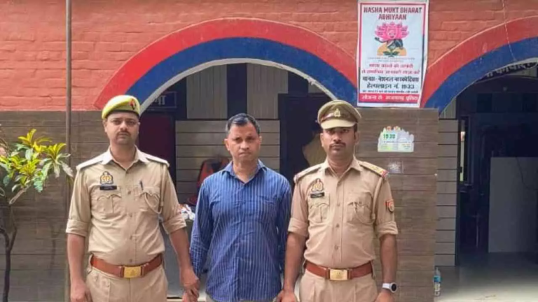 Azamgarh News: आजमगढ़ में फर्जी टीटी गिरफ्तार, नौकरी दिलाने के नाम पर 9.63 लाख रुपये की ठगी