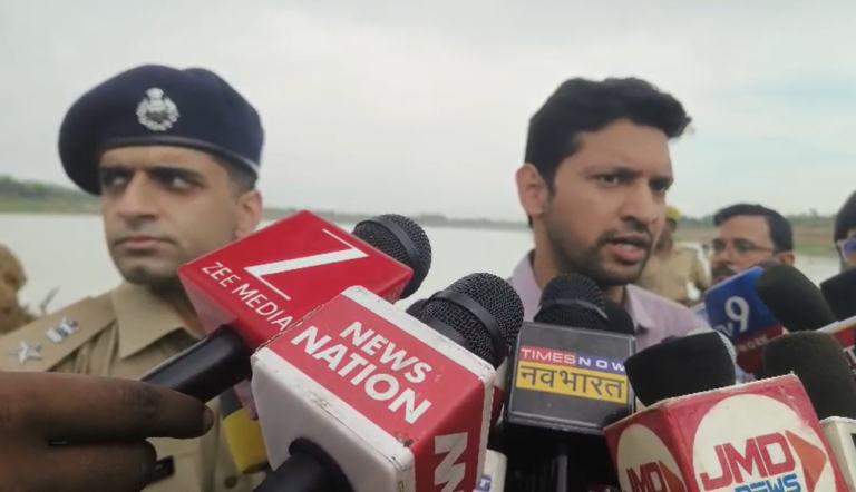 Hamirpur News: हमीरपुर में निर्माणाधीन बेतवा पुल की स्लैब गिरने से 6 मजदूरों की मौत, कई लोगों के दबे होने की आशंका