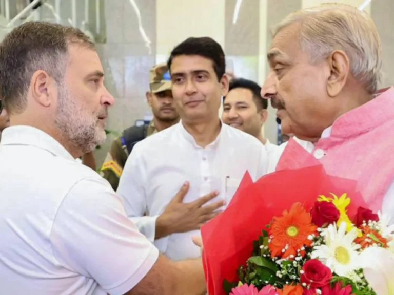UP News: कांग्रेस में फिर खुली गुटबाजी की परतें, राहुल गांधी के स्वागत से पहले अजय कुमार लल्लू को एयरपोर्ट पर रोका गया