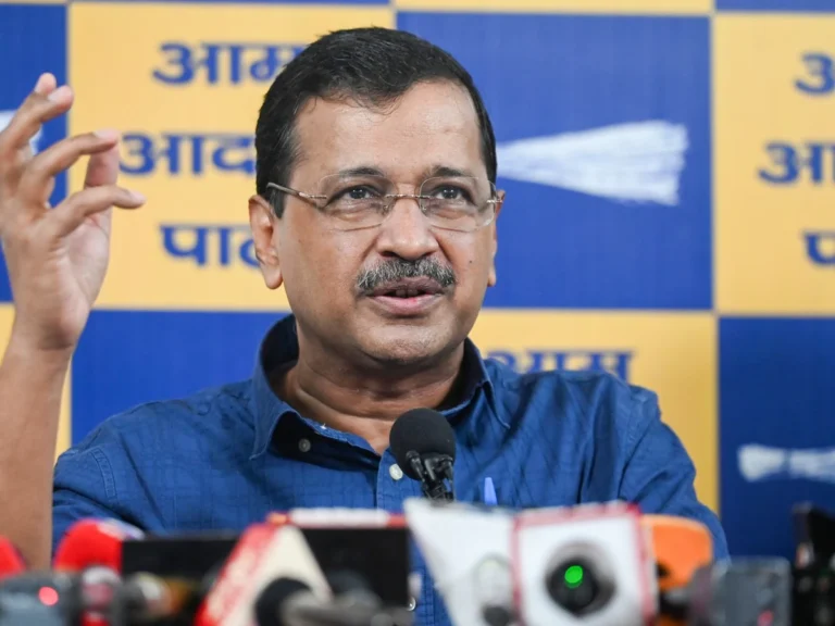 Arvind Kejriwal: पंजाब में ईडी की कार्रवाई पर अरविंद केजरीवाल का ‘हिंदू कार्ड’, भाजपा-कांग्रेस ने साधा निशाना