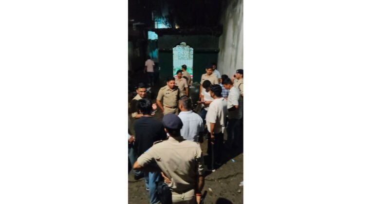 Jharkhand: जमशेदपुर में युवक की निर्मम हत्या, पुलिस एनकाउंटर में मुख्य आरोपी के पैर में लगी गोली