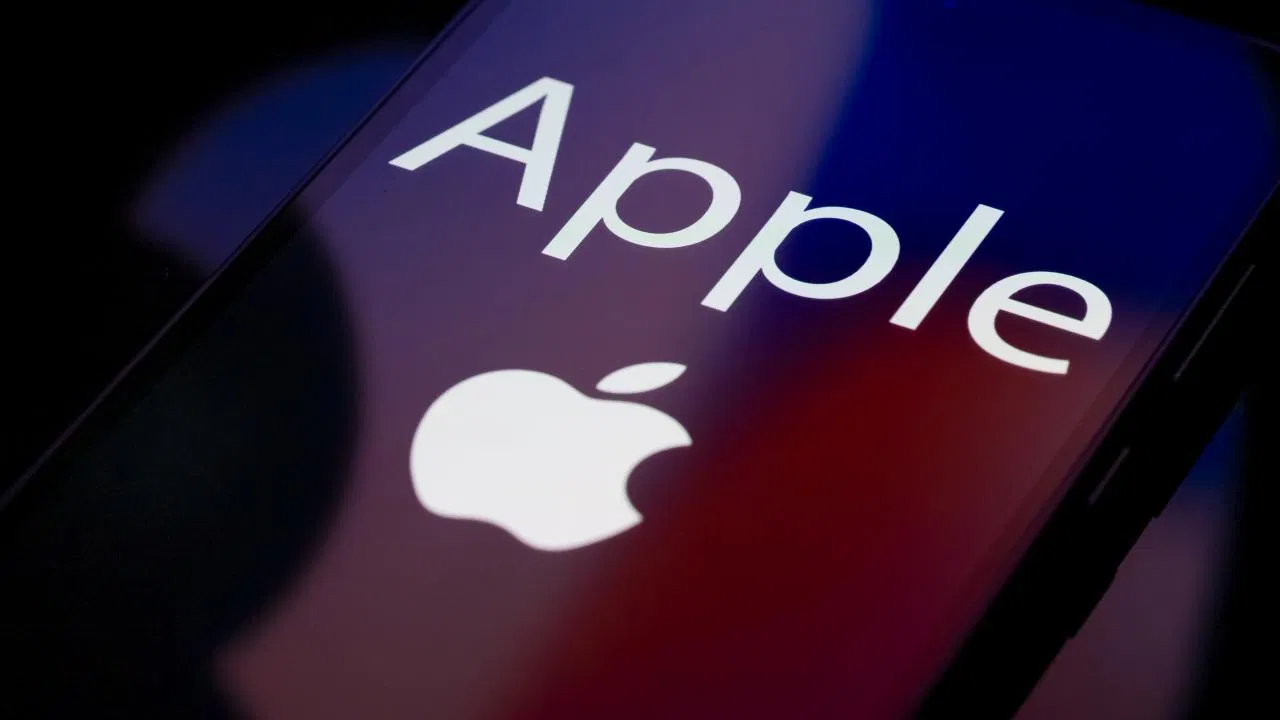 Apple becomes world most valuable company again
