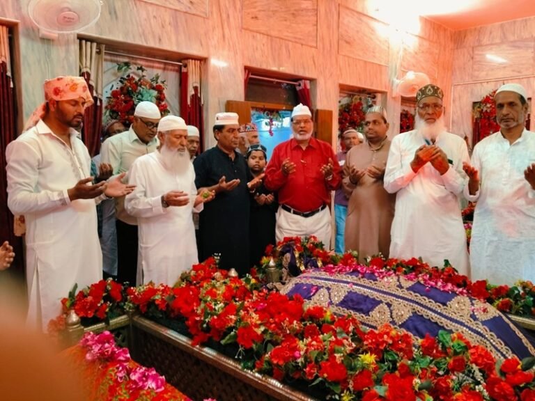 Rajasthan News: हजरत इमरत रसूल शाह बाबा के 136वें उर्स पर मुस्लिम महासंघ ने पेश की चादर, मांगी देश के लिए दुआएं