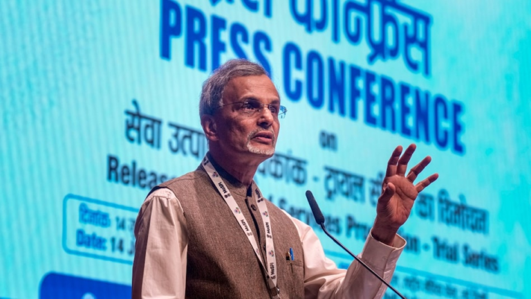Automobile: E20 पेट्रोल के दौर में क्या पुरानी गाड़ियों के लिए वापस आएगा E10? आर्थिक सलाहकार की सलाह पर मचा बवाल