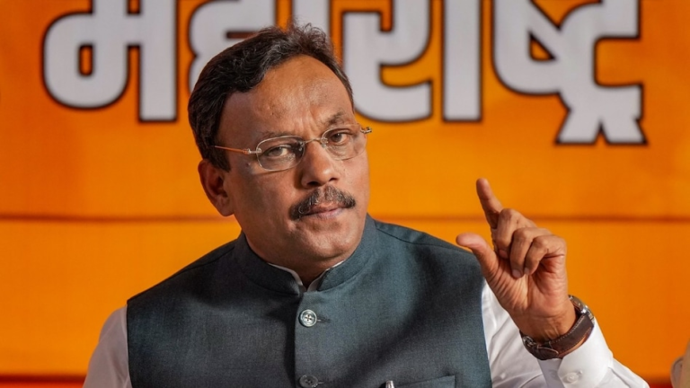Vinod Tawde: राजनीतिक वनवास खत्म कर विनोद तावड़े ने भरी उड़ान, अब यूपी की सियासी पिच पर संभालेंगे कमान