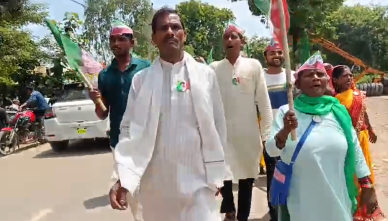 Sitapur News: किसान मजदूर संगठन ने उठाई आवाज, मांगें पूरी न होने पर 15 सितंबर को मुख्यमंत्री आवास तक पैदल मार्च की चेतावनी