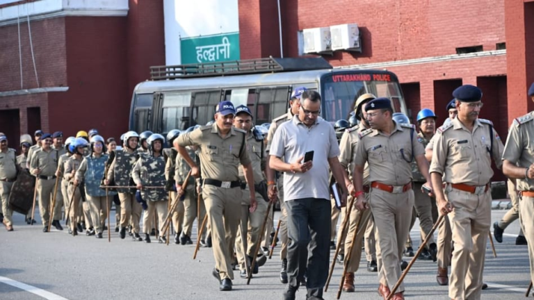 Uttarakhand News: हल्द्वानी में बनभूलपुरा रेलवे भूमि विवाद पर सुप्रीम कोर्ट का बड़ा फैसला आज, इलाके में बढ़ाई गई सुरक्षा