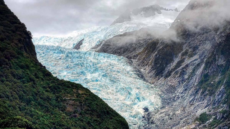 Climate Change Alert: 1.5 करोड़ लोग बड़े खतरे में, ग्लेशियर झीलों में भारी बढ़ोतरी से मंडरा रहा संकट