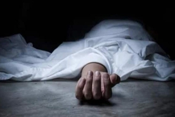 UP News: उत्तर प्रदेश के बलिया में दिल दहला देने वाली घटना, बाइक सवार युवक की लाठियों से पीट-पीटकर हत्या