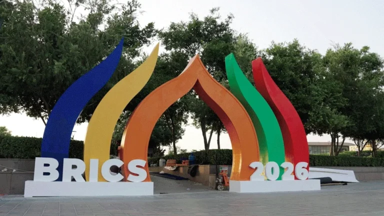 BRICS Summit 2026: रूसी राष्ट्रपति पुतिन और विदेशी मेहमानों का दिल्ली पहुंचना शुरू, भारत मंडपम में सजी महफिल
