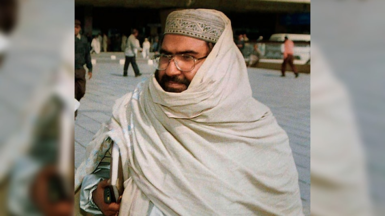 FATF से बचने के लिए पाकिस्तान का नया ड्रामा, आतंकी मसूद अजहर पर रखा 70 लाख का इनाम