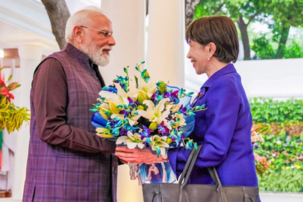 World News: प्रधानमंत्री नरेंद्र मोदी के 25 वर्षों के शानदार राजनीतिक सफर की जापानी पीएम ने की सराहना