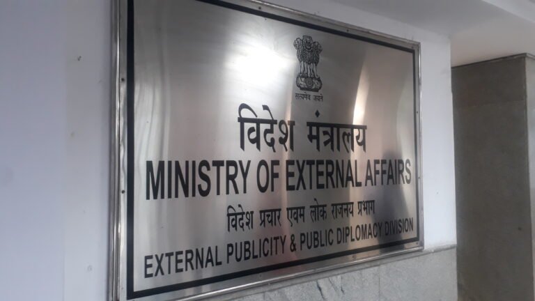 H-1B Visa Controversy: जेडी वेंस के ‘बंधुआ मजदूर’ वाले बयान पर भारत का तीखा पलटवार, अमेरिका को इतिहास याद दिलाया