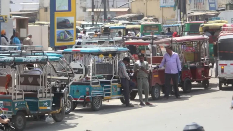 Delhi e rickshaw new rules policy